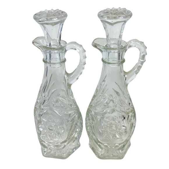 Pair Of Glass Cruet Bottles With Stoppers Floral Starburt Pattern Oil Vinegar - Picture 4 of 15